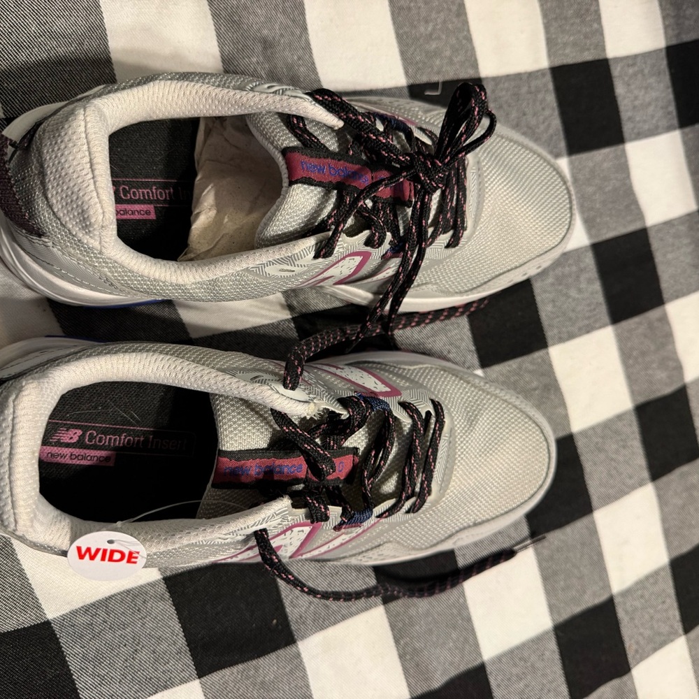 New Balance Women's White and Pink Sneakers